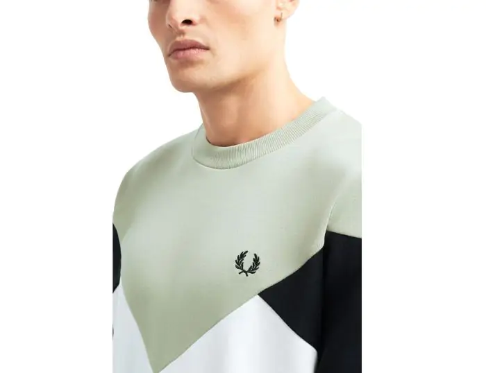 Fred Perry Chevron Sweatshirt Sweatshirts Avantisport