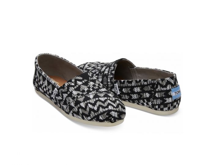 Checkered toms 2024